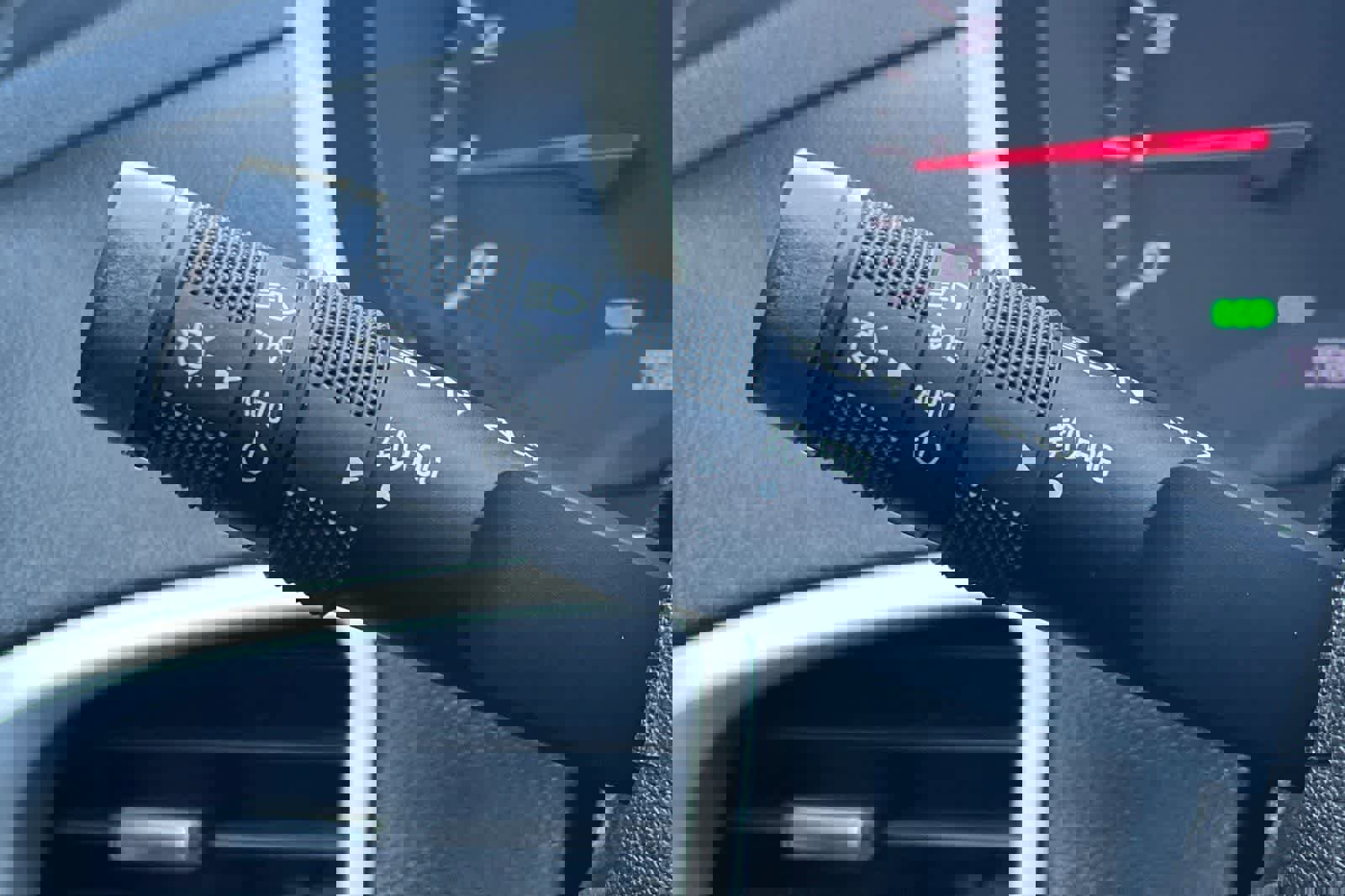 Used 2016 Chevrolet Equinox LTZ w/ Enhanced Convenience Package image 32