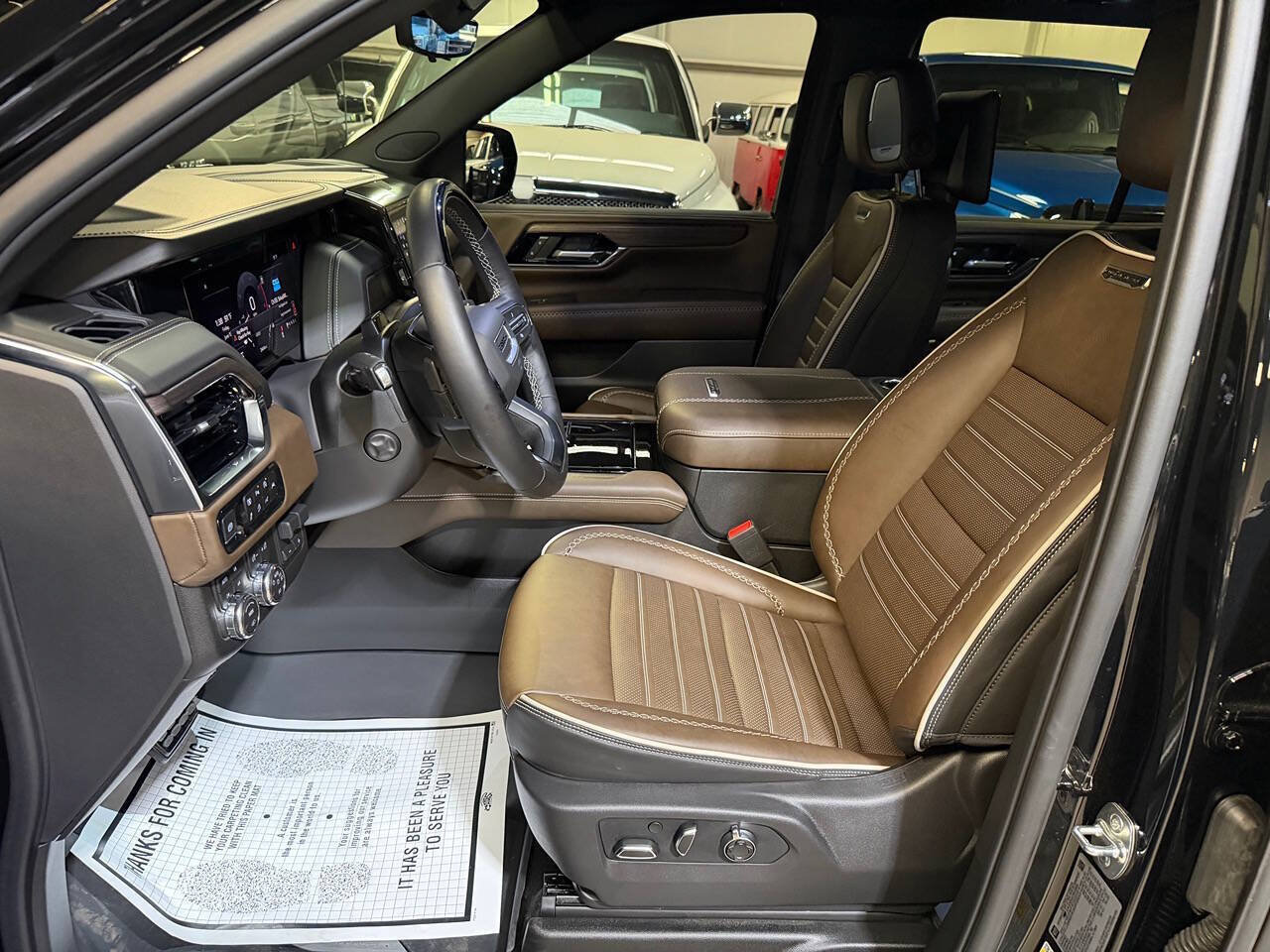 Used 2026 GMC Yukon Denali Ultimate AWD/4WD image 10