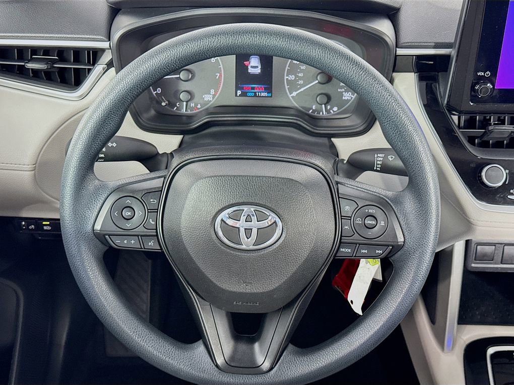 Used 2023 Toyota Corolla Cross L image 34