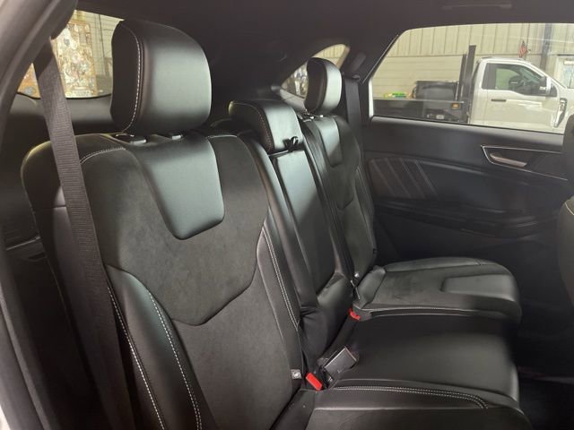 Used 2021 Ford Edge ST image 27