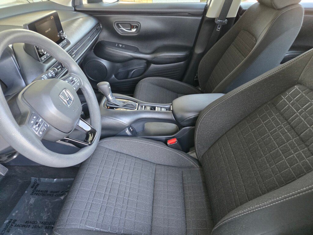 Certified 2025 Honda HR-V LX image 20