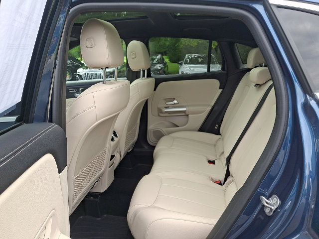 Used 2023 Mercedes-Benz GLA 250 4MATIC image 10