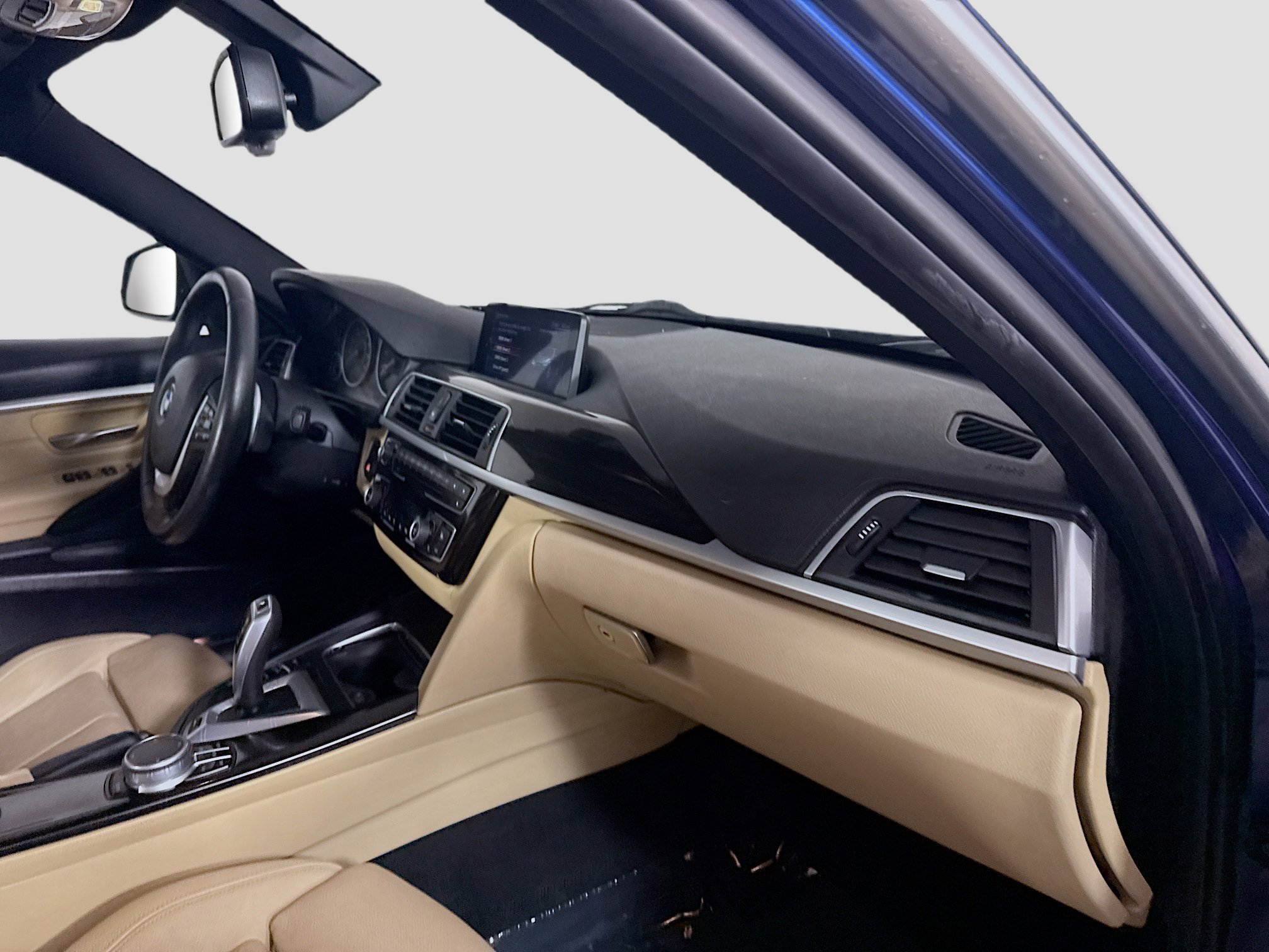 Used 2017 BMW 330e image 30