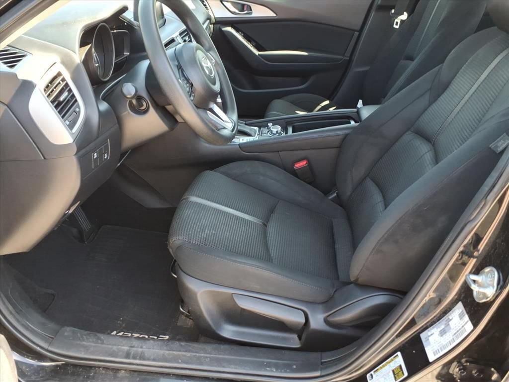 Used 2018 MAZDA MAZDA3 Sport w/ Preferred Equipment Package FWD image 17