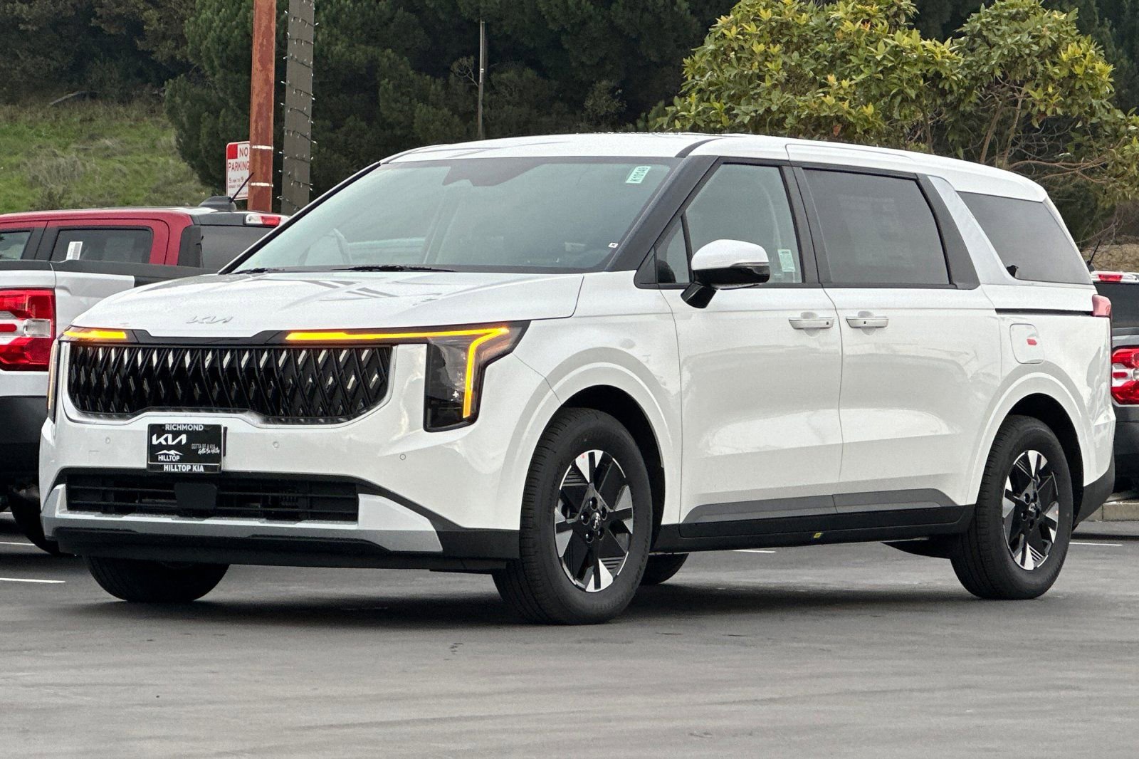 New 2026 Kia Carnival LXS image 8