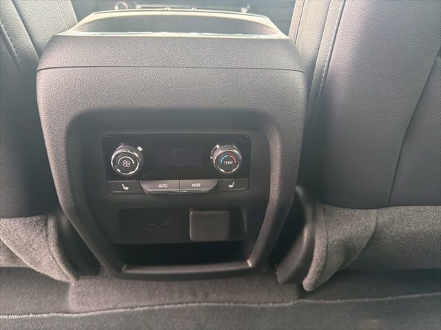 New 2026 Chevrolet Traverse High Country image 33