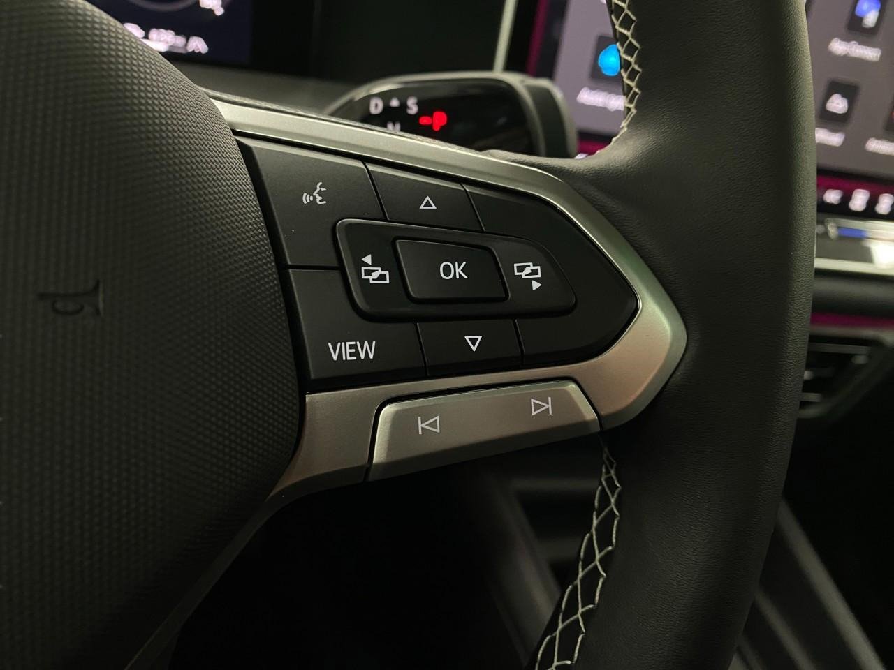 New 2026 Volkswagen Tiguan SE image 16