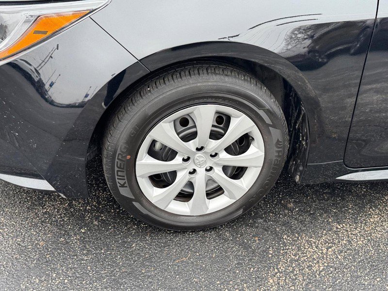 Used 2025 Toyota Corolla LE image 9