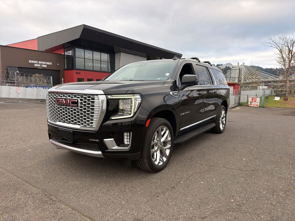 Used 2021 GMC Yukon XL Denali image 1
