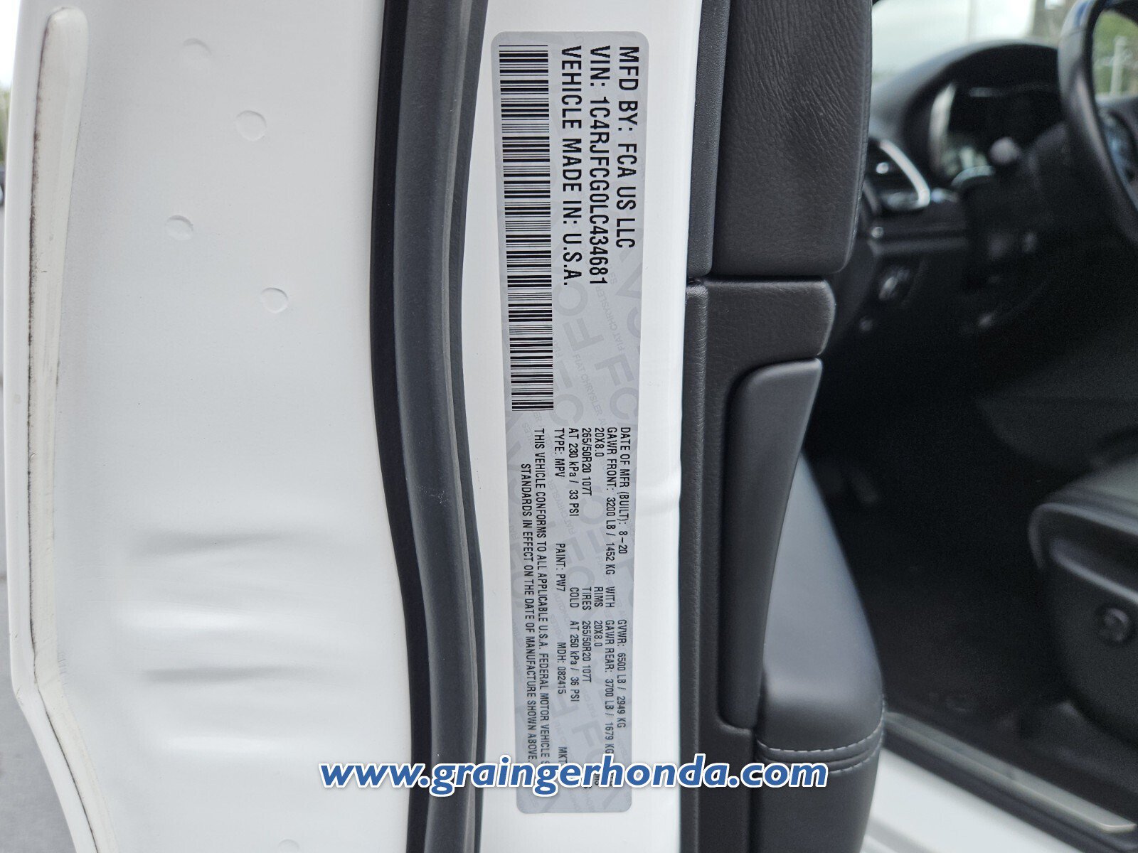Used 2020 Jeep Grand Cherokee Overland AWD/4WD image 14
