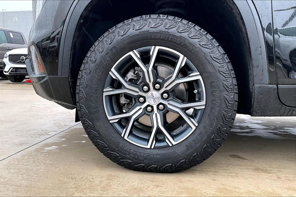 Used 2024 GMC Acadia AT4 w/ Luxury Package image 12