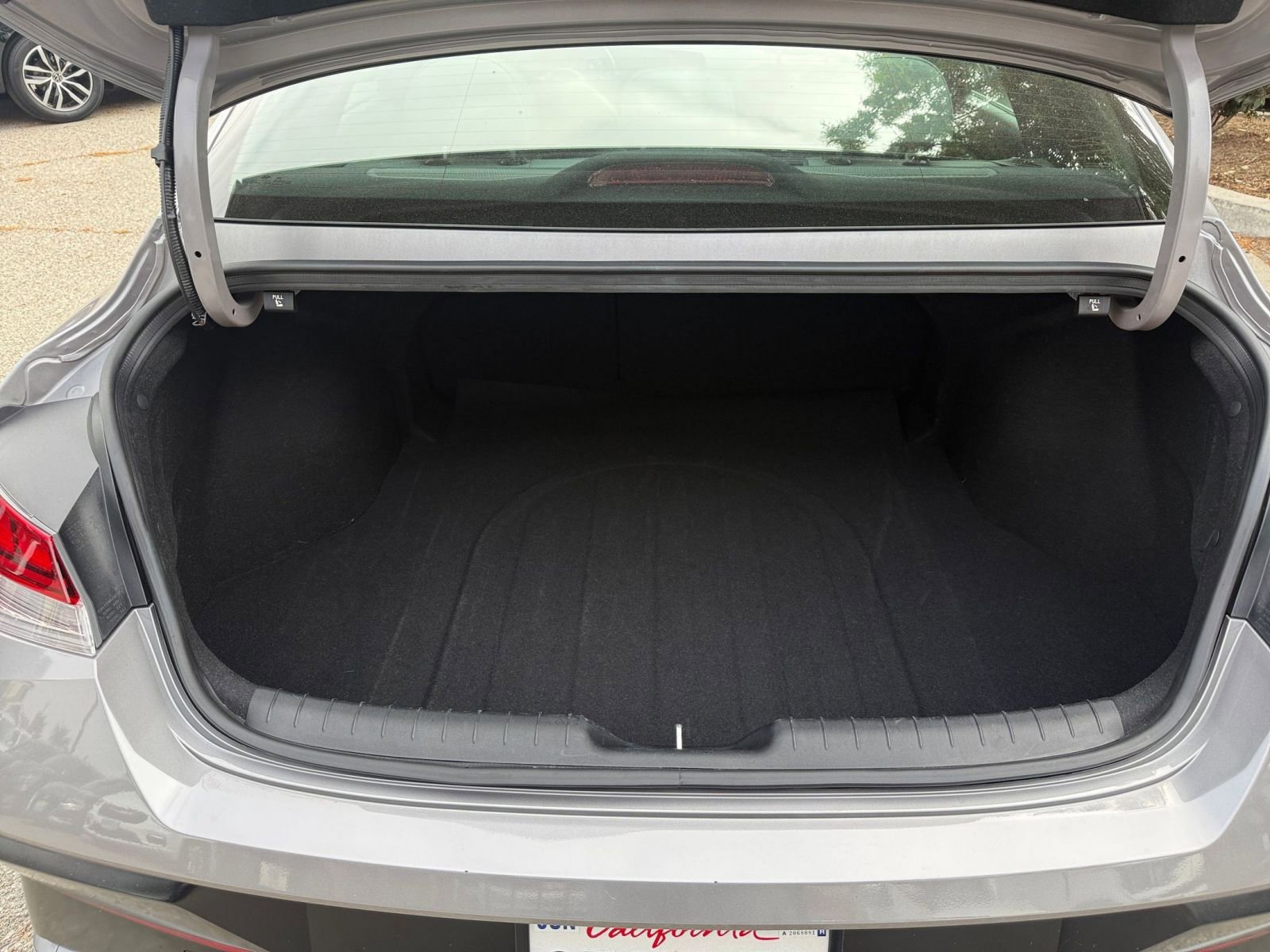 Used 2025 Hyundai Elantra Limited image 29