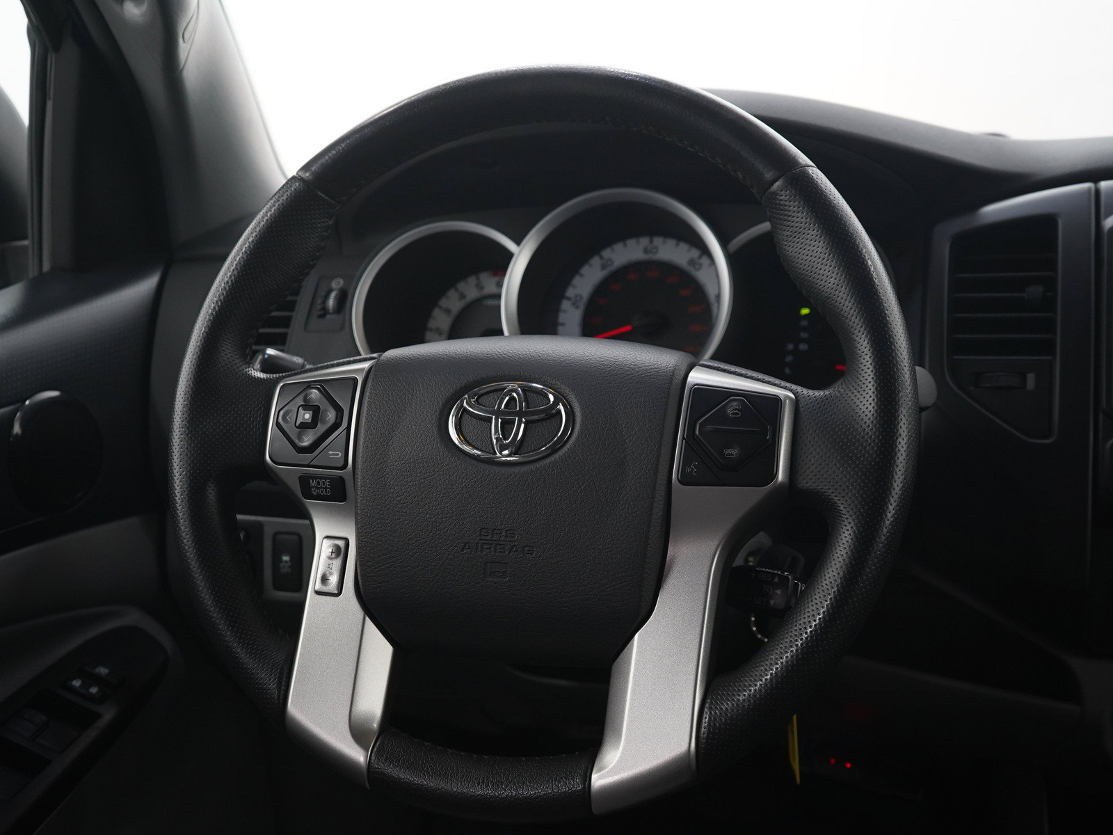Used 2015 Toyota Tacoma PreRunner w/ Convenience Package RWD image 17