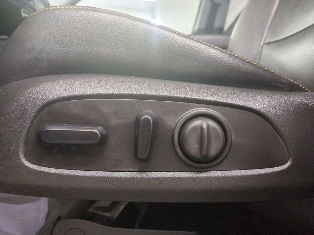 Used 2020 GMC Terrain SLT w/ Preferred Package image 14