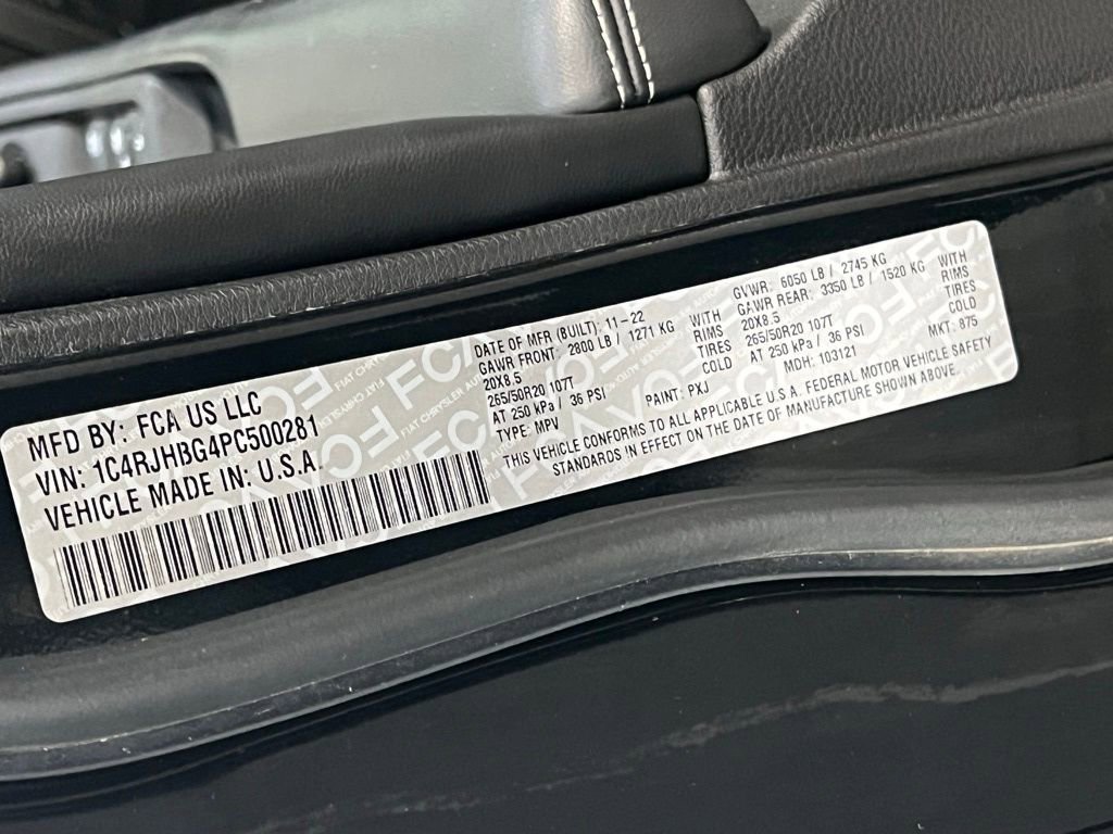 Used 2023 Jeep Grand Cherokee Limited w/ Luxury Tech Group II image 38