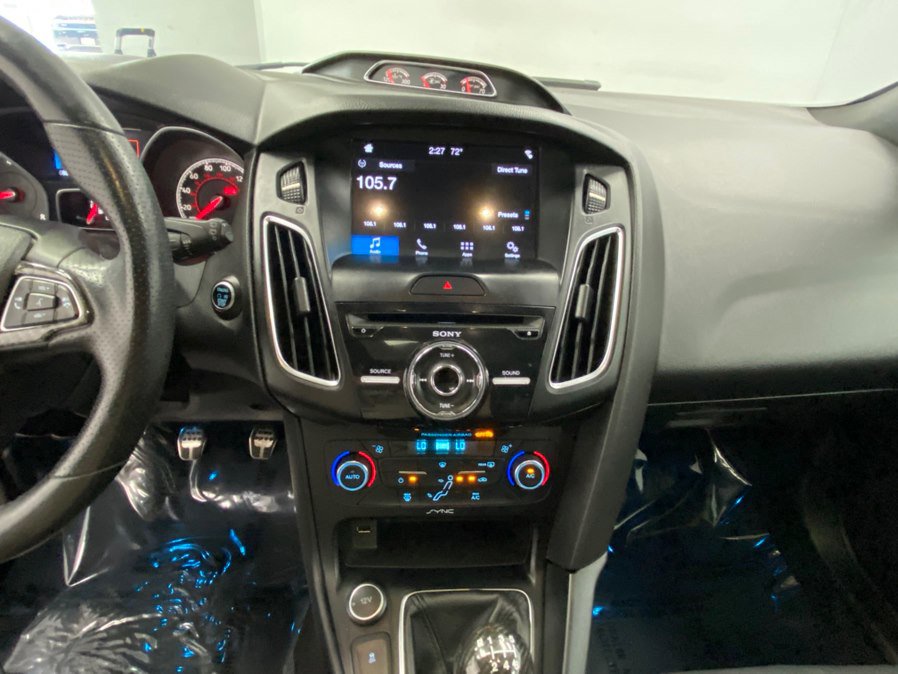 Used 2017 Ford Focus ST w/ Equipment Group 401A image 28