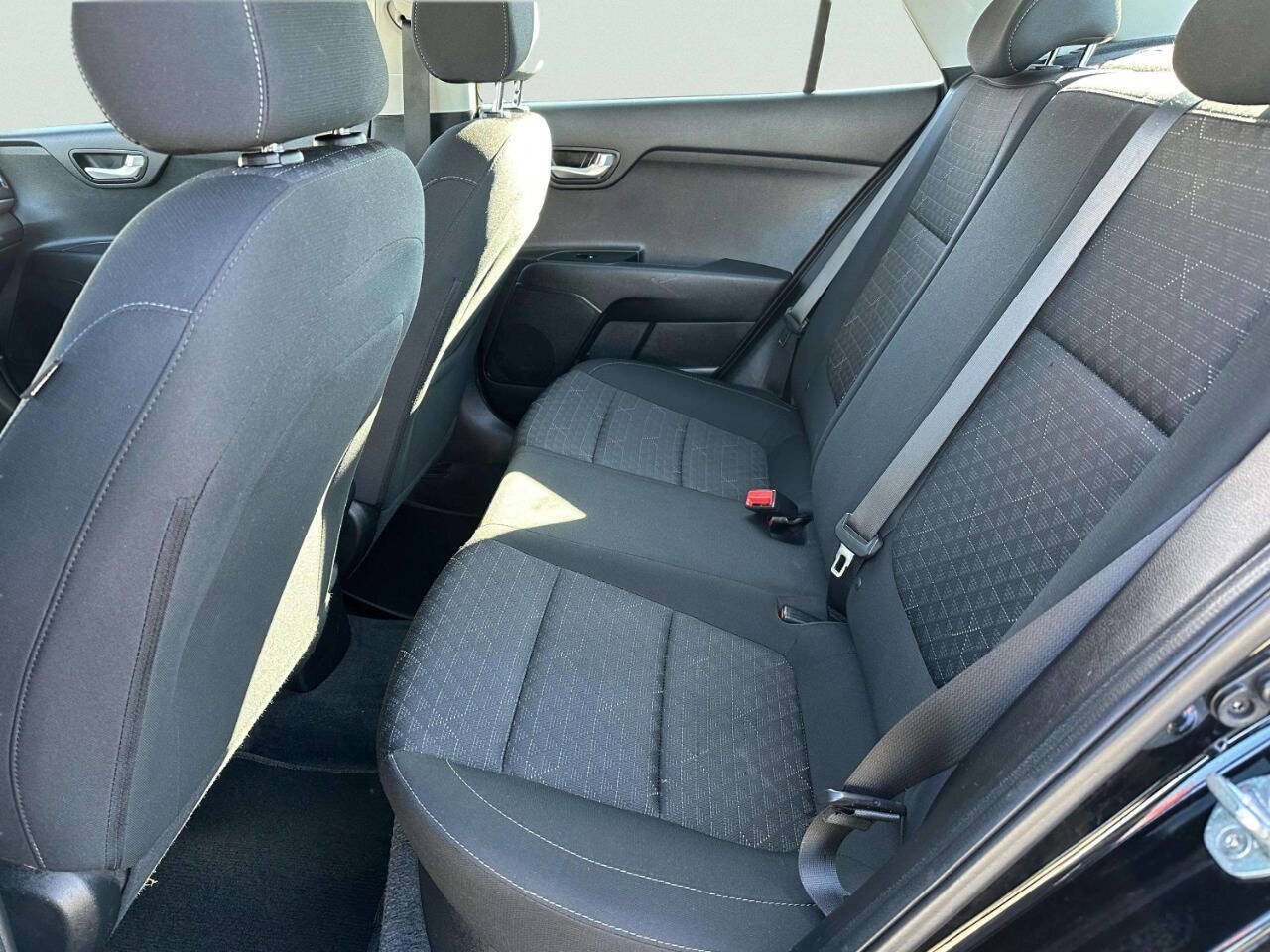 Used 2019 Kia Rio S image 11