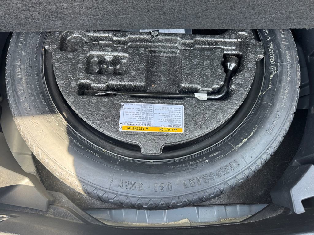 Used 2023 Toyota Corolla Cross LE AWD/4WD image 17