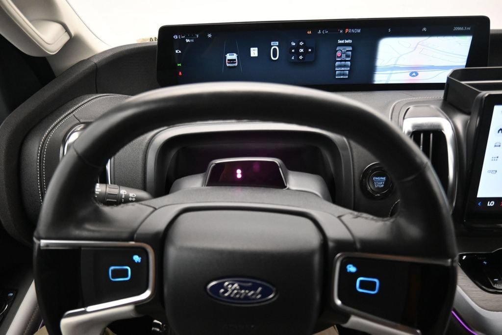 Used 2025 Ford Expedition Max Platinum AWD/4WD image 16