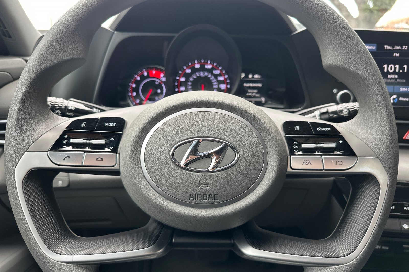 Used 2023 Hyundai Elantra SEL image 22