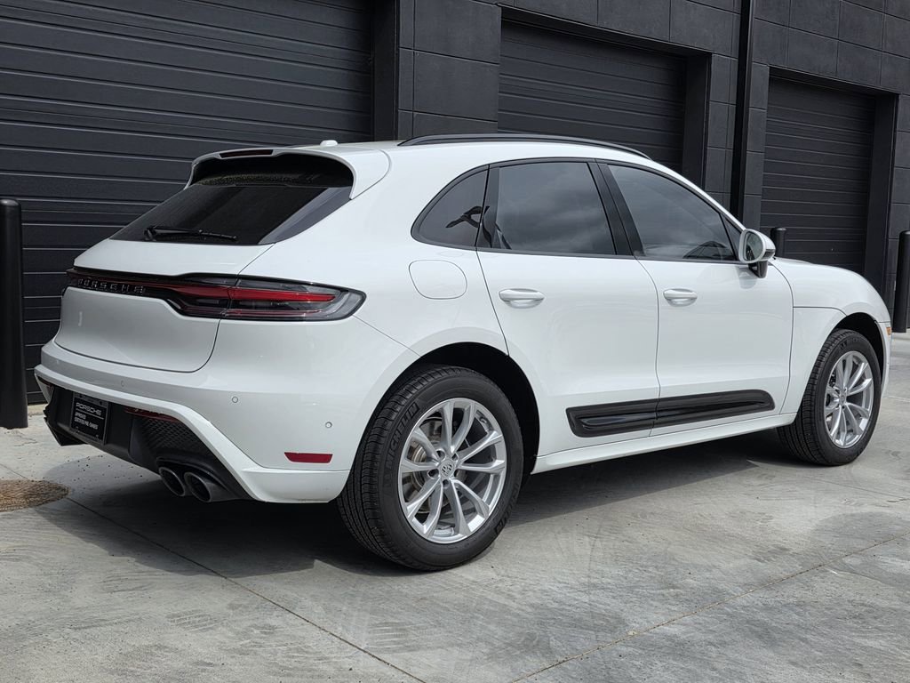 Used 2025 Porsche Macan T image 8
