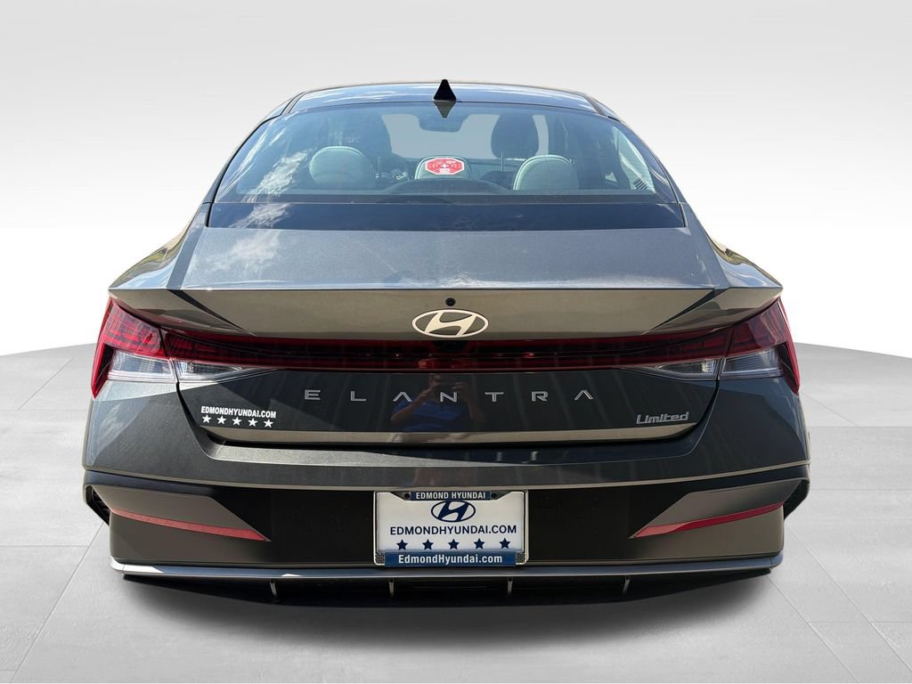 New 2026 Hyundai Elantra Limited FWD image 5