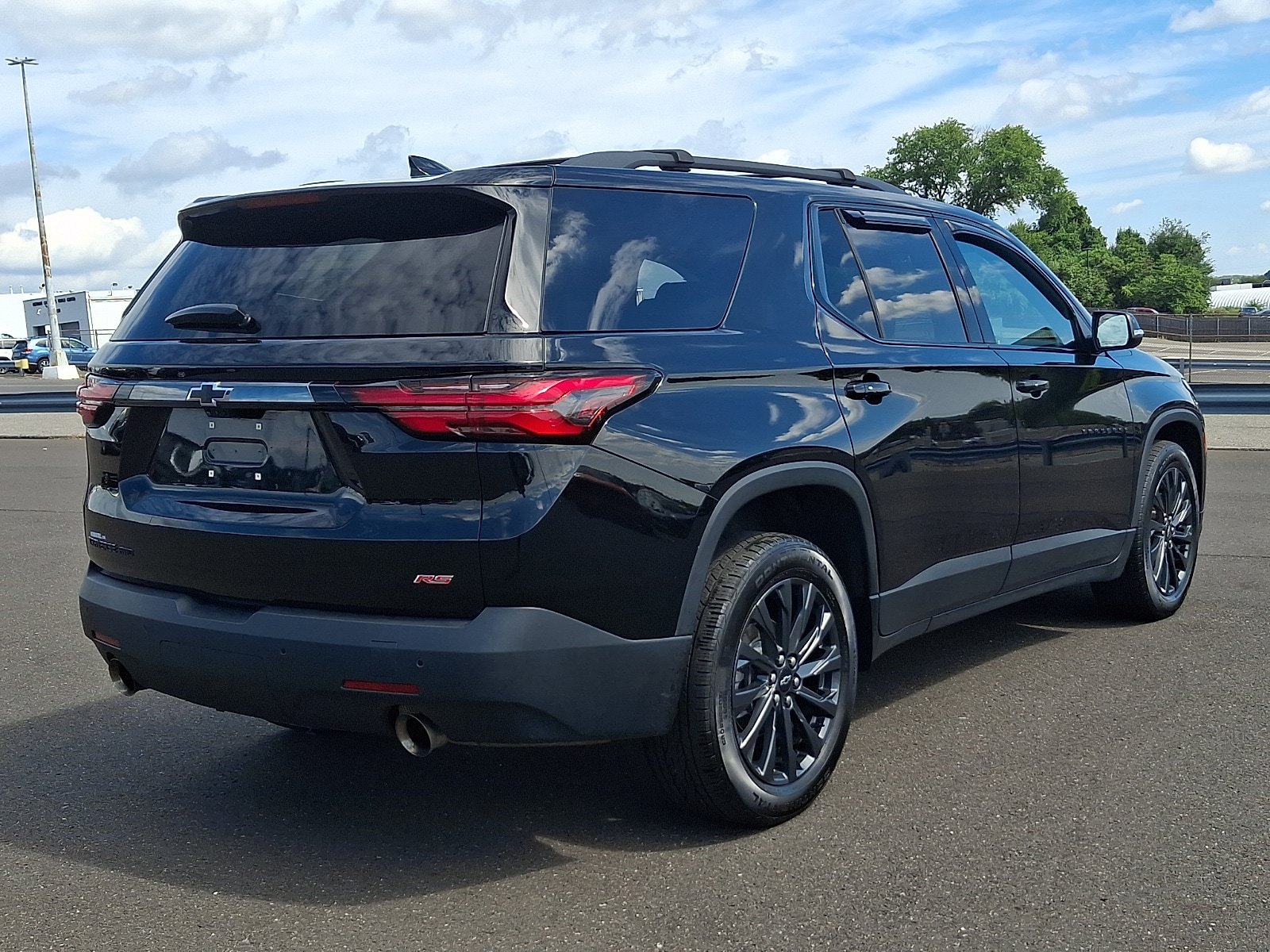 Used 2023 Chevrolet Traverse RS AWD/4WD image 6