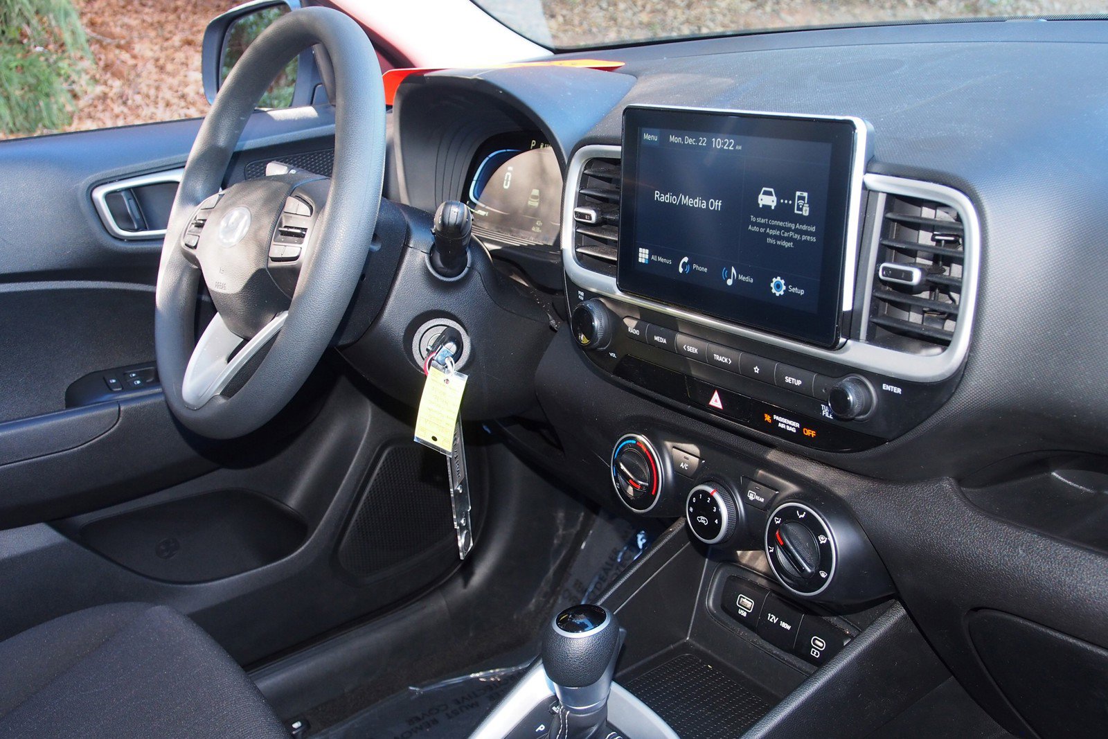 Used 2025 Hyundai Venue SE image 10