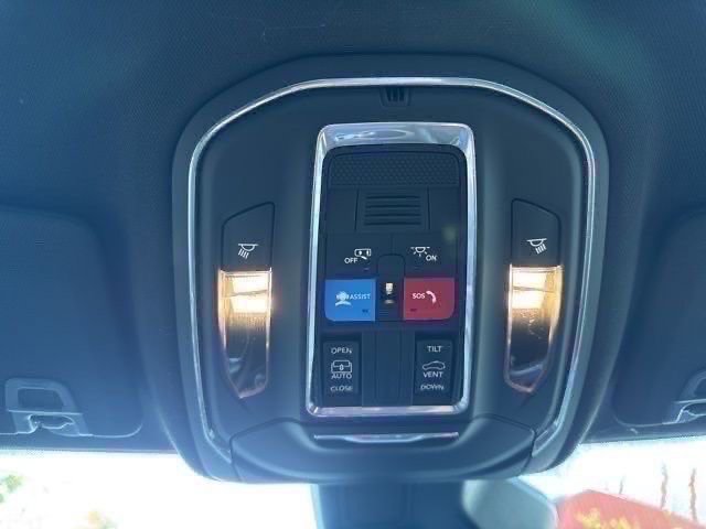 New 2025 Jeep Grand Cherokee Laredo X image 14