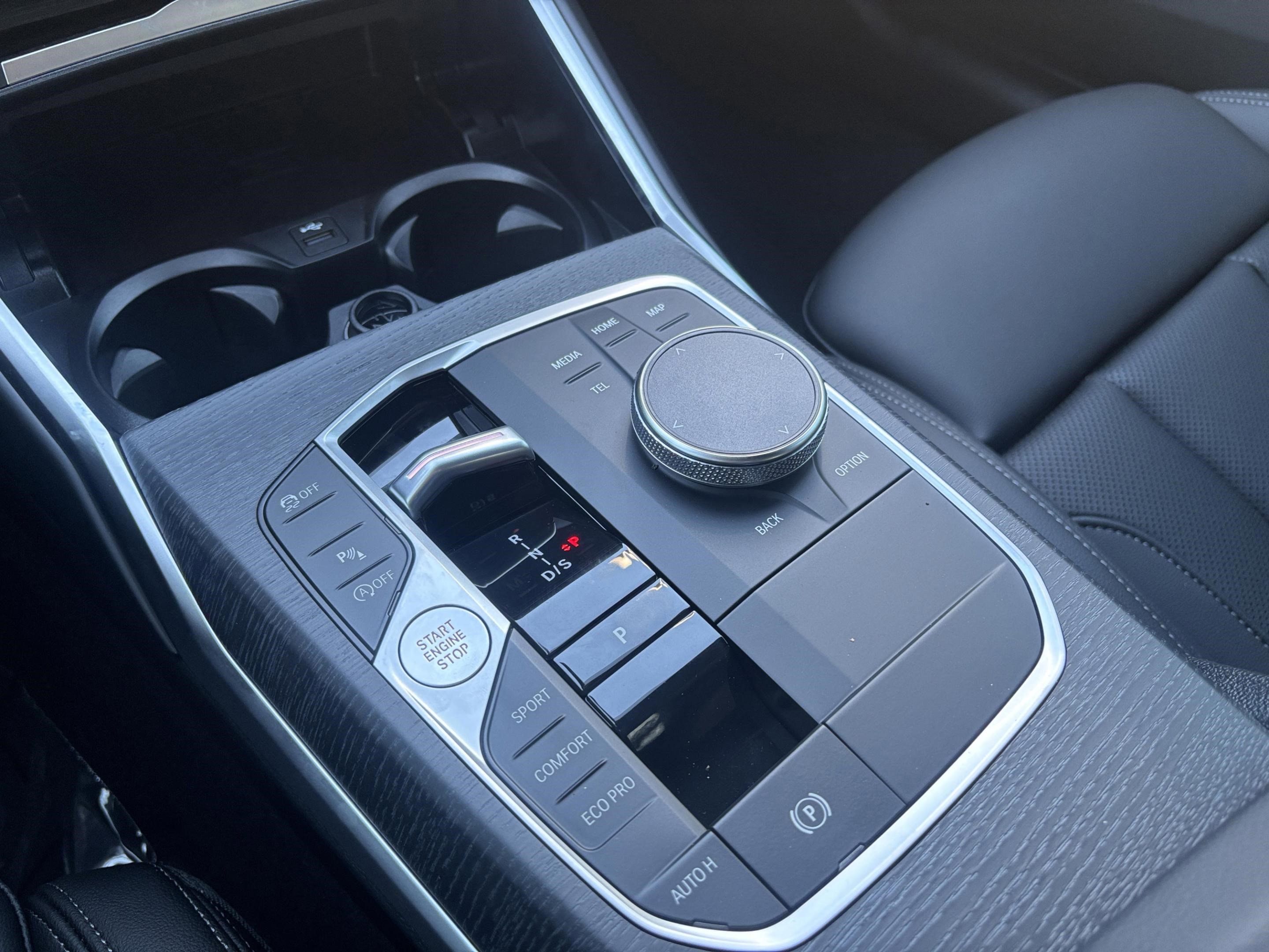 Used 2026 BMW 330i Sedan w/ Premium Package image 13