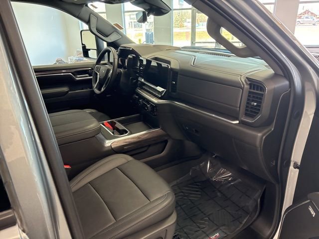 Used 2025 Chevrolet Silverado 3500 LTZ w/ LTZ Plus Package image 22