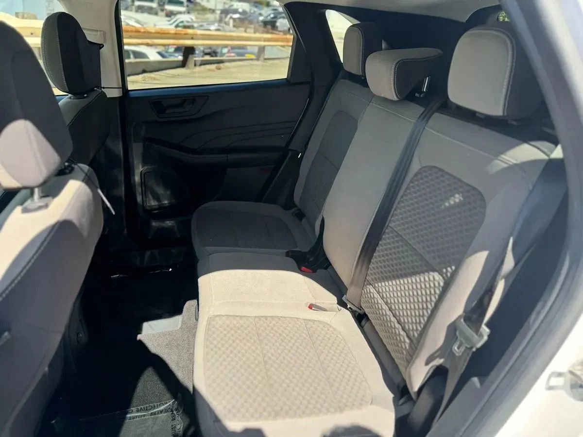 Used 2022 Ford Escape SE FWD image 12