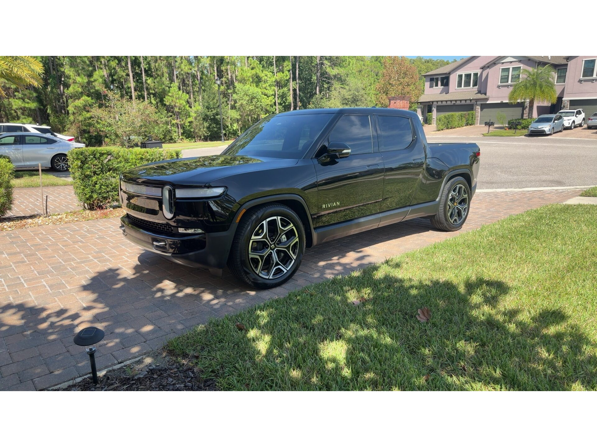 Used 2023 Rivian R1T Adventure Dual AWD/4WD image 1