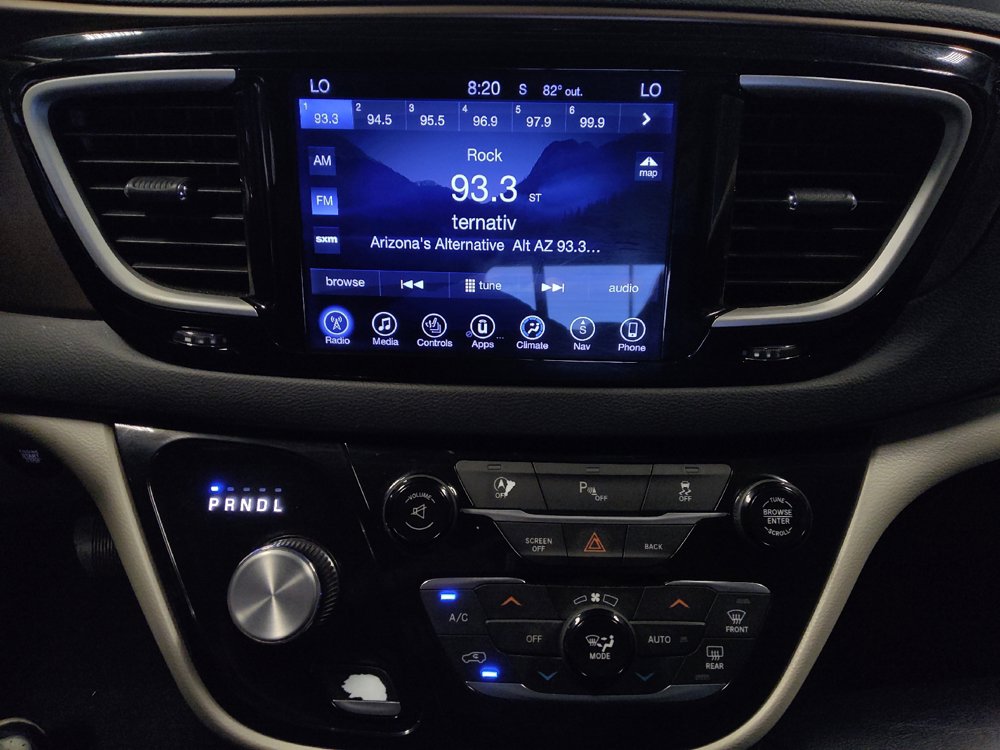 Used 2017 Chrysler Pacifica Touring-L w/ 13 Speaker Alpine Sound Group FWD image 25