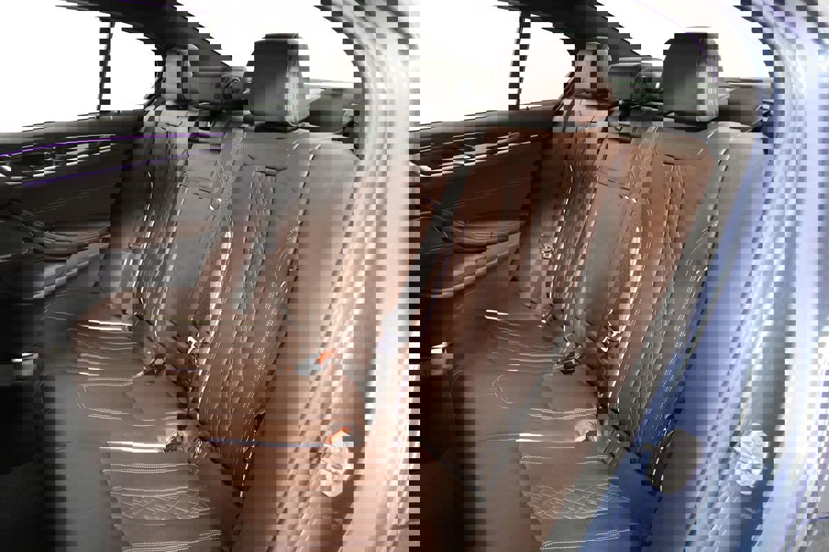 Used 2023 BMW 530e w/ M Sport Package image 36