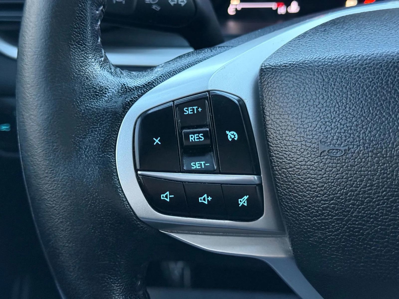Used 2022 Ford Explorer XLT RWD image 28