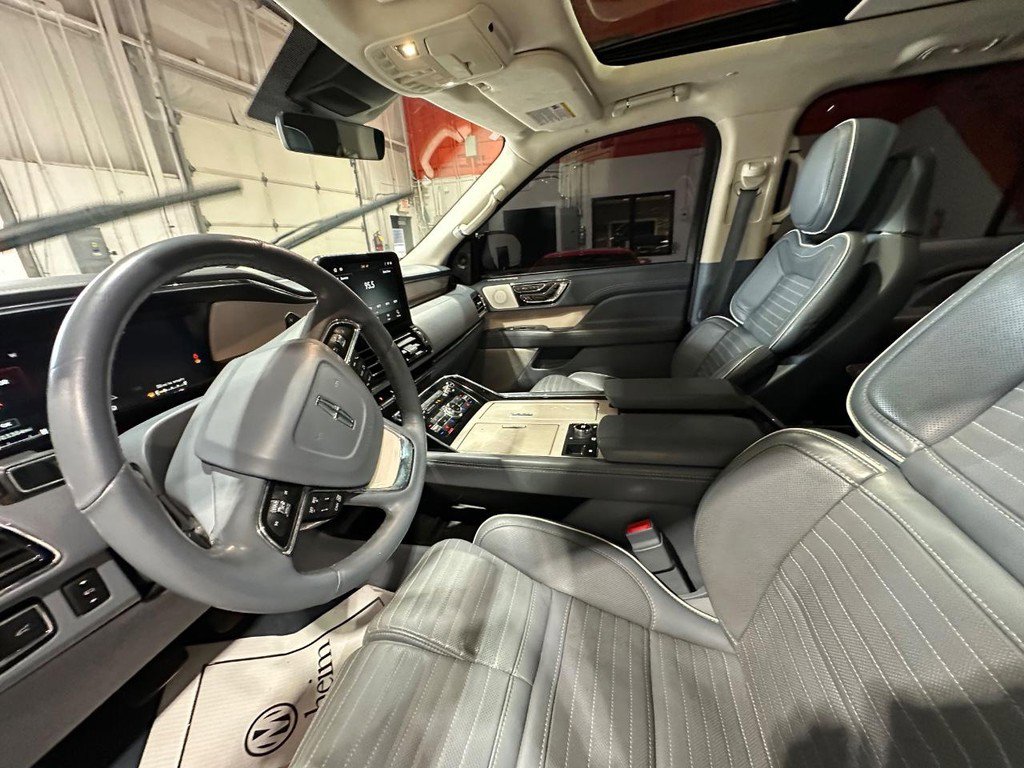 Used 2021 Lincoln Navigator L Black Label w/ Cargo Convenience Package AWD/4WD image 15