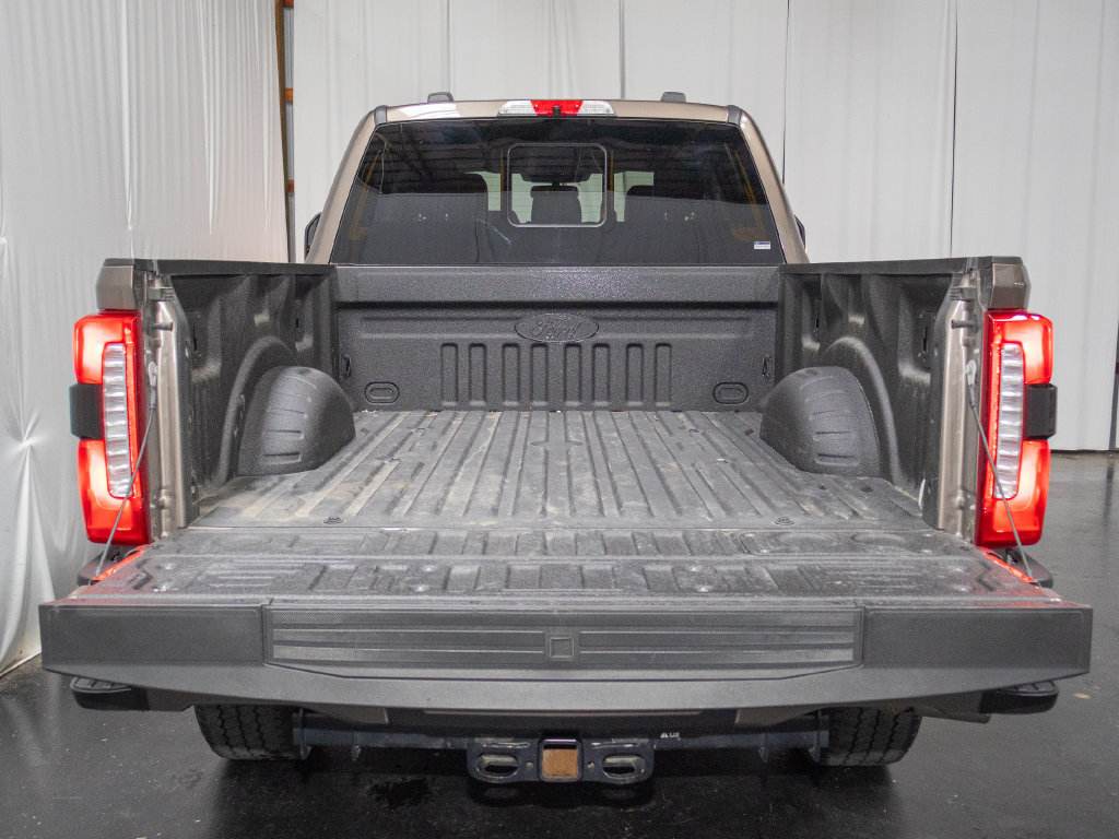 Used 2023 Ford F250 Lariat w/ Lariat Ultimate Package AWD/4WD image 4