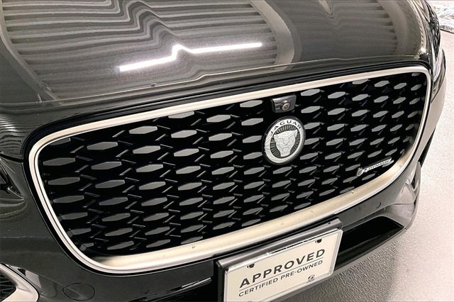 Certified 2025 Jaguar F-PACE R-Dynamic S image 31