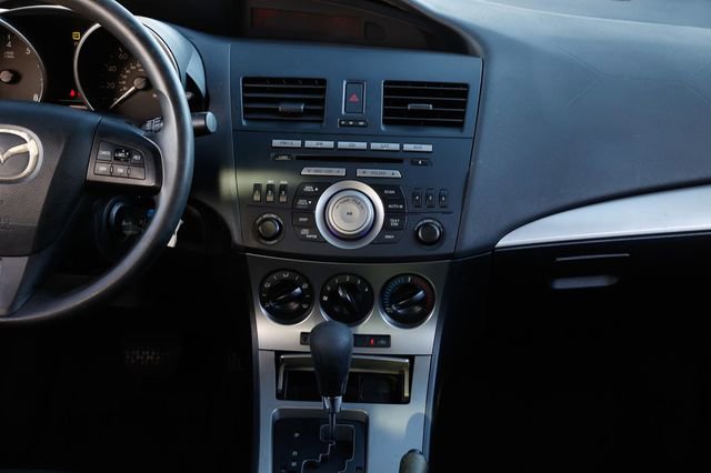 Used 2011 MAZDA MAZDA3 i Touring image 37