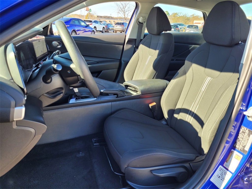 Used 2024 Hyundai Elantra SEL image 5