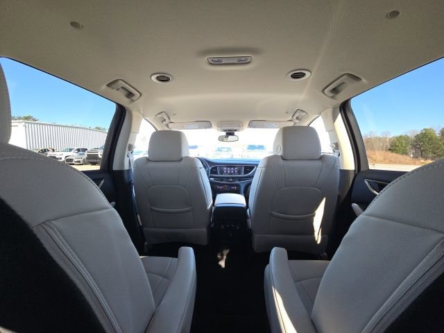 Used 2023 Buick Enclave Essence image 17