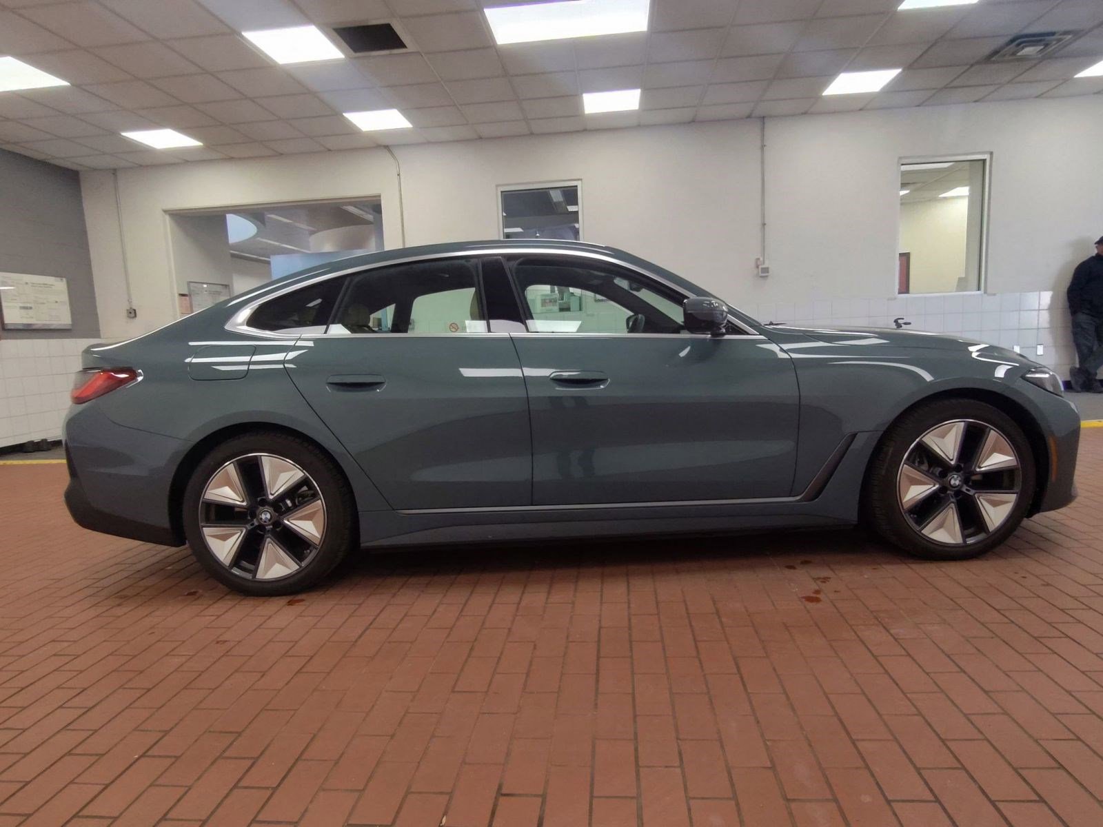 Used 2025 BMW i4 xDrive40i w/ M Sport Package image 7