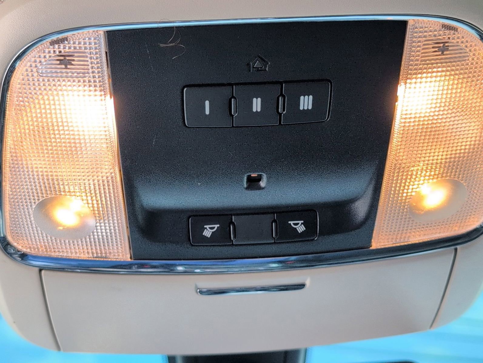 Used 2019 Chrysler 300 Limited image 17