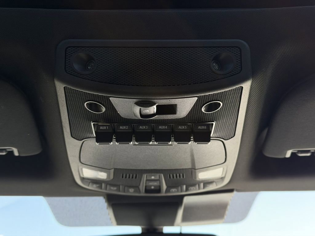 Used 2020 Ford F350 Platinum w/ FX4 Off-Road Package AWD/4WD image 36