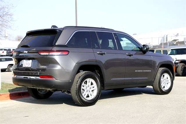Used 2025 Jeep Grand Cherokee Laredo image 5