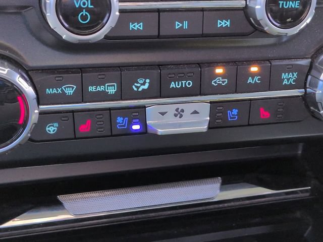 Used 2024 Ford F350 Lariat w/ Lariat Ultimate Package AWD/4WD image 30