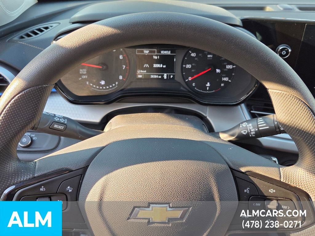 Used 2025 Chevrolet Trax LS image 23
