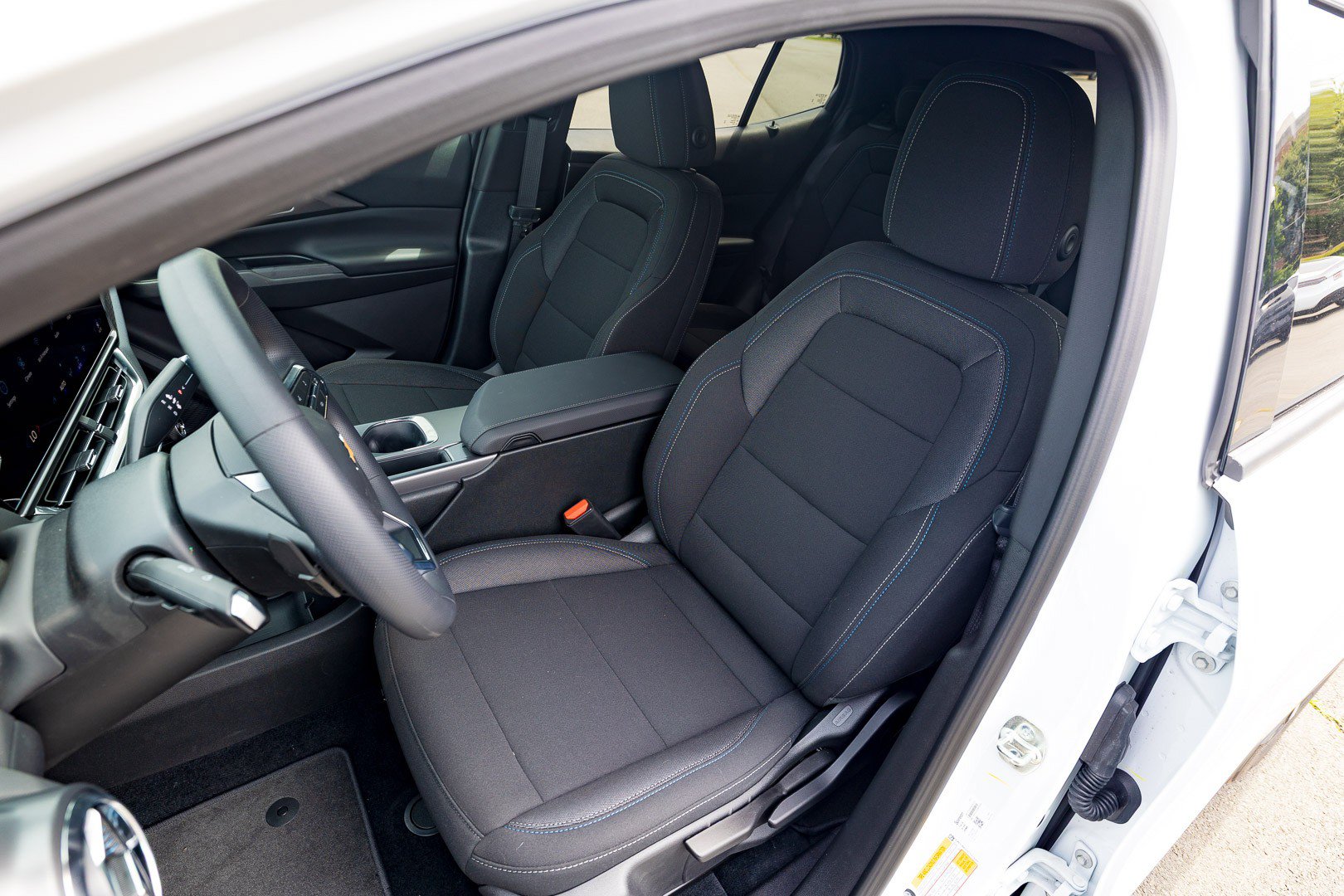New 2026 Chevrolet Equinox EV LT FWD image 48