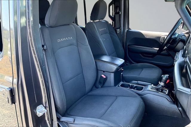Used 2021 Jeep Wrangler Unlimited Sahara AWD/4WD image 29